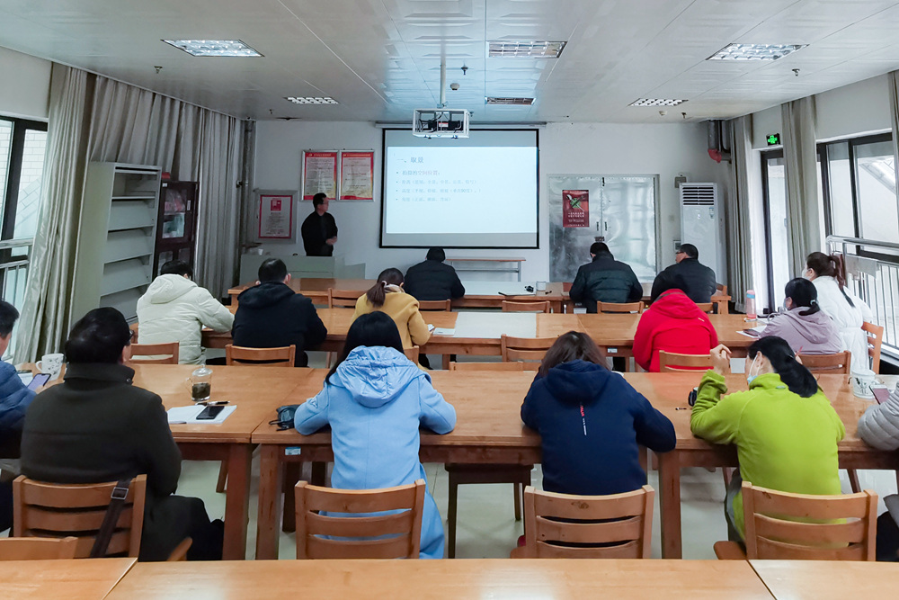 圖書館開展業(yè)務技能培訓提高讀者服務水平